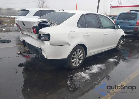 2010 Volkswagen Jetta Limited Edition z USA, uszkodzony, nr VIN 3VWRZ7AJ0AM125217